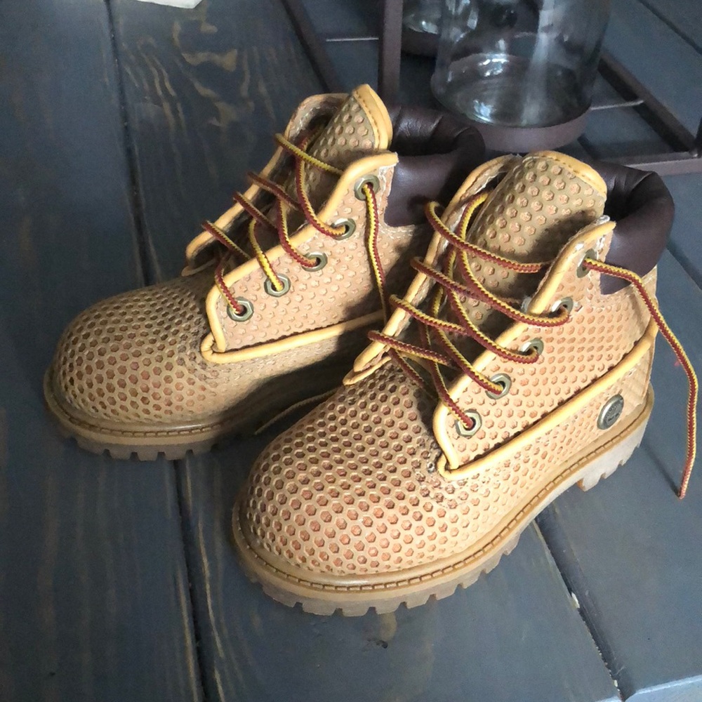TIMBERLAND BOYS BOOTS SIZE 9